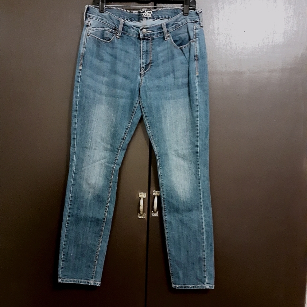 Flirty jeans!!